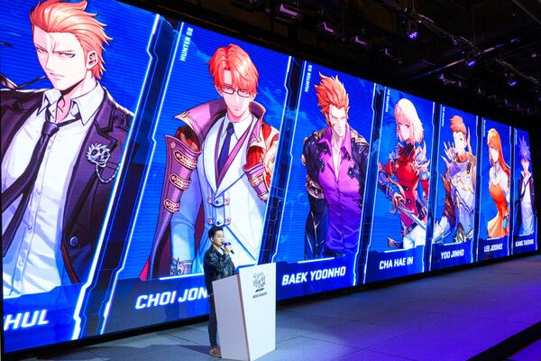 ©AP신문(AP뉴스)/ 이미지 제공 = 넷마블 ▲넷마블네오 김준성 개발총괄 본부장이 19일 '나 혼자만 레벨업:어라이즈'의 미디어 쇼케이스에 참석해 발표하고 있다.​