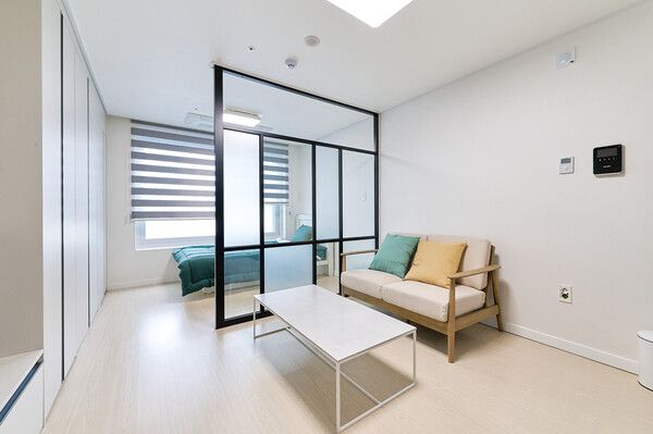 ©AP신문(AP뉴스)/ 이미지 제공 = 삼성전자 ▲삼성 희망디딤돌 대전센터 내 자립준비 청년들을 위한 내부 주거공간.