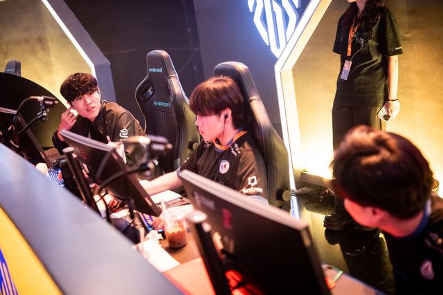 ©AP신문(AP뉴스)/ 이미지 제공 = 크래프톤 ▲지엔엘 이스포츠 선수단