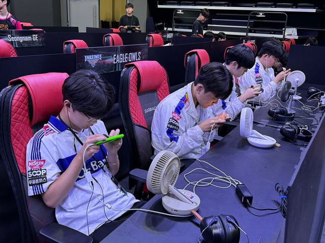 ©AP신문(AP뉴스)/ 이미지 제공 = 크래프톤 ▲DRX 선수단