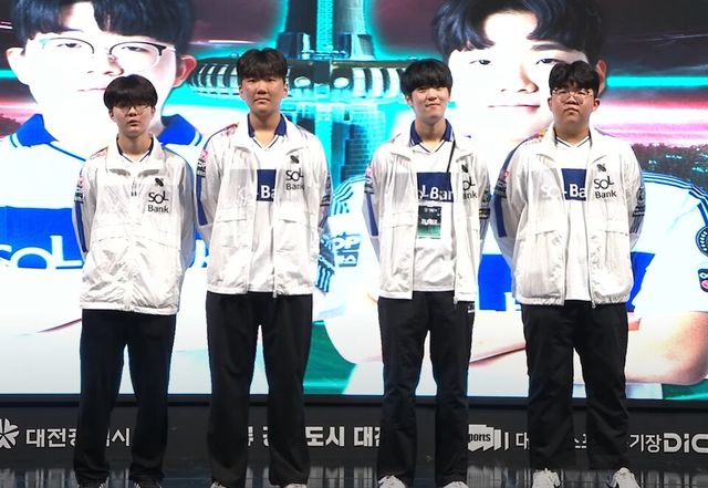 ©AP신문(AP뉴스)/ 이미지 제공 = 크래프톤 ▲DRX 선수단