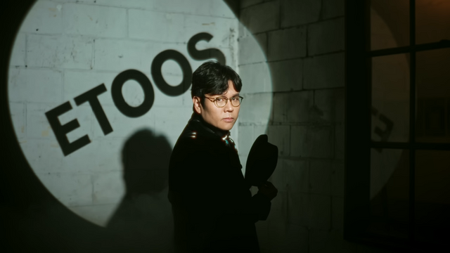 [AP신문 광고평론 No.1198]&nbsp; ​​​​​​​미스테리한 분위기 속에서 나타나는 정승제. 사진 이투스 유튜브 캡처ⓒAP신문(AP뉴스)