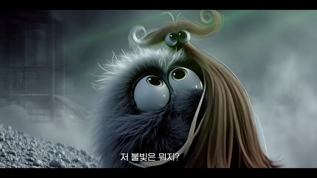 [AP신문 광고평론 No.1402]&nbsp; ​​​​​​​공포에 떨고 있는 먼지와 머리카락 캐릭터들. 사진 로보락 유튜브 캡처ⓒAP신문(AP뉴스)