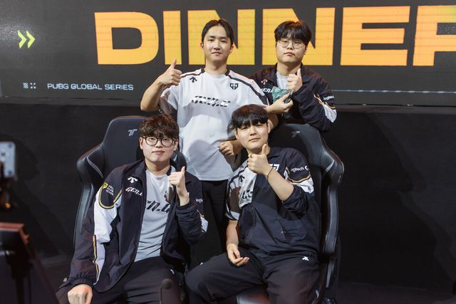 ©AP신문(AP뉴스)/이미지 제공 = 크래프톤 ▲젠지 펍지 팀. (앞줄 왼쪽부터 시계 방향으로) '오르카' 이장원, '플레임' 문지훈, '토시' 성윤모, '빈' 오원빈 선수