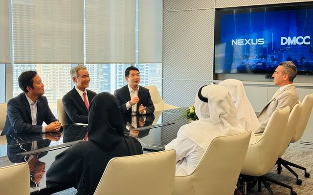 ©AP신문(AP뉴스)/이미지 제공 = 넥써쓰 ▲장현국 넥써쓰 대표(왼쪽에서 두 번째)는 지난 8일 두바이복합상품센터(DMCC)를 찾아 파트너십을 체결하고 블록체인·게임 생태계 확장을 위한 전략적 협력 방안을 논의했다.