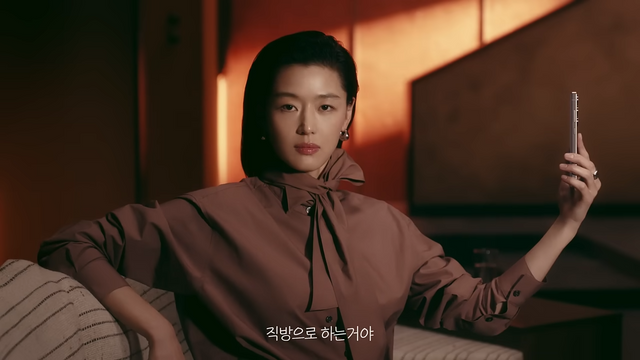 [AP신문 광고평론 No.1419]&nbsp; ​​​​​​​'부동산은 직방으로 하는 것'이란 메시지를 전한다. 사진 직방 유튜브 캡처ⓒAP신문(AP뉴스)