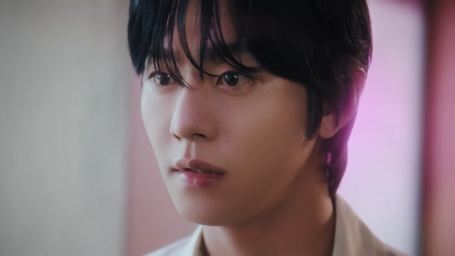 [AP신문 광고평론 No.1424]&nbsp;롯데칠성이 배우 안효섭과 김민주를 기용해 '2% 부족할 때' 캠페인을 공개했다. 사진 롯데칠성 유튜브 캡처ⓒAP신문(AP뉴스)