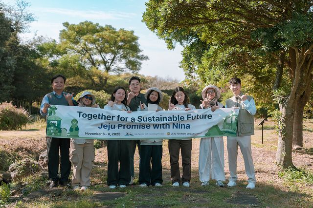 ©AP신문(AP뉴스)/이미지 제공 = 호텔신라 ▲인도네이사 출신 환경 인플루언서 애쉬니나 아자히라 아킬라니(Aeshnina Azzahra Aqilani, 활동명 ‘니나’)가 지난 7일 제주신라호텔의 친환경 체험 프로그램 ‘제주 프로미스 키퍼(Jeju Promise Keeper)’에 참여했다.