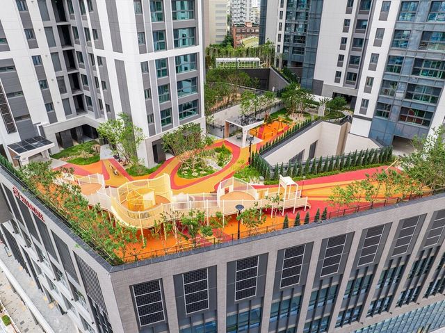 ©AP신문(AP뉴스)/이미지 제공 = 현대엔지니어링 ▲‘힐스테이트 소사역’ 옥상에 설치된 어린이놀이터 전경.