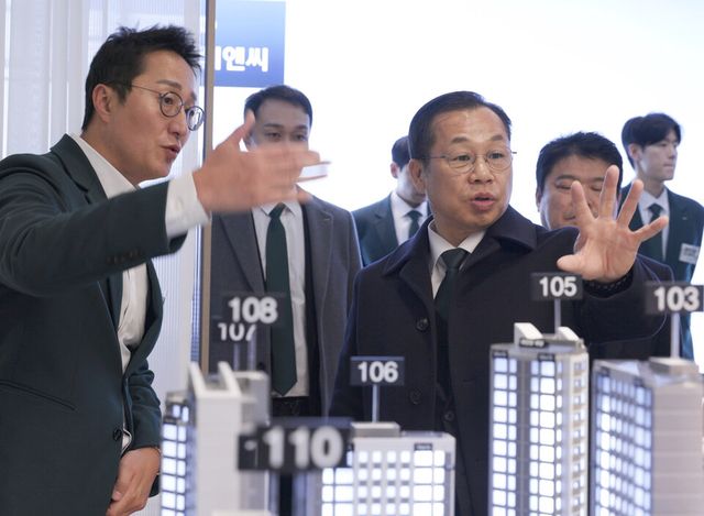 ©AP신문(AP뉴스)/ 이미지 제공 = 포스코이앤씨 ▲정희민 포스코이앤씨 대표이사 사장은 지난 4일 '성남 은행주공 재건축사업' 현장을 직접 찾아 수주활동을 진두지휘했다.