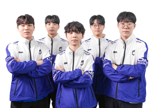 ⓒAP신문(AP뉴스)/ 이미지 제공 = 크래프톤 ▲DN 프릭스 선수단. (왼쪽부터) '헤븐' 김태성, '디엘' 김진현, '규민' 심규민, '살루트' 우제현, '플리케' 김성민 감독
