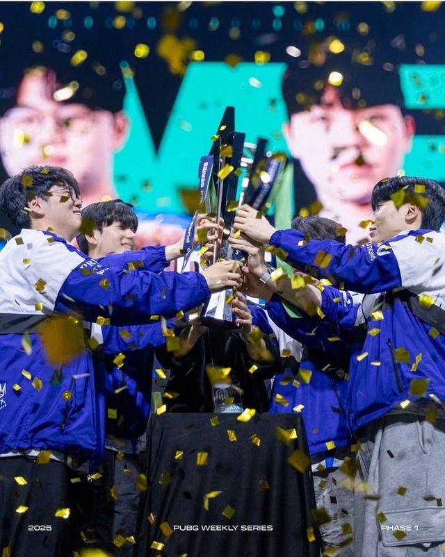 ©AP신문(AP뉴스)/이미지 제공 = 크래프톤 ▲디엔 프릭스가 6일&nbsp;서울 잠실 DN 콜로세움에서 열린 크래프톤 주최 '2025 PWS 페이즈 1'에서 우승 세리머니를 진행하고 있다.