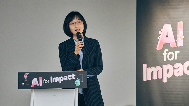 ©AP신문(AP뉴스)/이미지 제공 = SK하이닉스 ▲SK하이닉스 이방실 부사장(SV 담당)이 13일 서울 성동구 성수동 헤이그라운드에서 열린 'AI for Impact' 론칭 행사에 참석해 격려사를 전하고 있다.