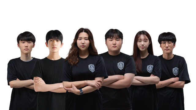 ©AP신문(AP뉴스)/이미지 제공 = 크래프톤 ▲러브 S2 선수단. (왼쪽부터) '나은' 이나은 선수(왼쪽), '민영' 지민영 선수.