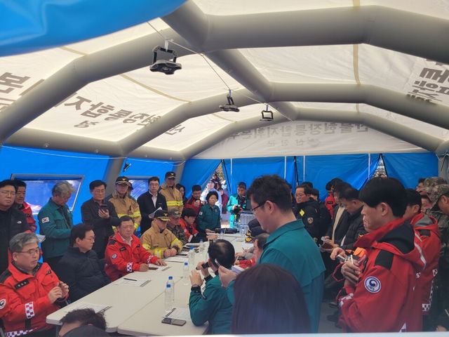 ©AP신문(AP뉴스)/이미지 제공 = 농협중앙회 ▲농협은 임직원은 물론, 육성모임인 고향주부모임, 농가주부모임 등의 4000여명의 인력들과 함께, 3월 영남지역에서 발생한 산불피해 복구지원 노력을 이어가고 있다.