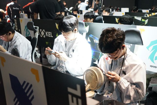 ©AP신문(AP뉴스)/이미지 제공 = 한국e스포츠협회 ▲DRX 선수단.