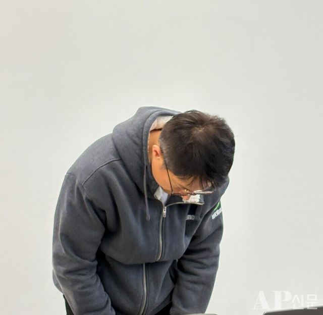 ©AP신문(AP뉴스) 박수연 기자 = ▲김석환 위믹스재단 대표가 3일 경기도 판교 테크원타워에서 열린 ‘위믹스 거래지원 종료’에 대한 긴급 기자 간담회에 참석해 향후 대응 계획을 설명하고 있다.