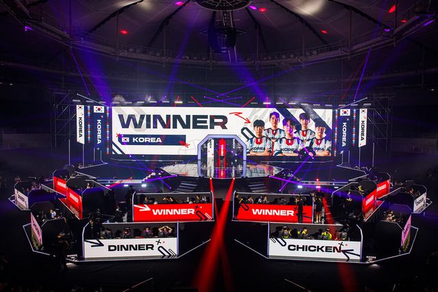 ©AP신문(AP뉴스)/이미지 제공 = 크래프톤 ▲한국 대표팀 선수들이 25일 서울 올림픽공원 핸드볼경기장에서 열린 'PNC 2025'&nbsp;파이널 스테이지 1일 차 경기에서 매치 4 치키을 획득했다.&nbsp;