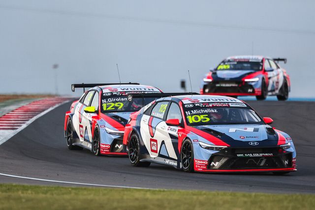 ©AP신문(AP뉴스)/ 이미지 제공 = 현대자동차 ▲9월 12일~14일(현지시간) 열린 '2025 TCR 월드투어' 5라운드 호주 대회에서 현대자동차 '더 뉴 엘란트라 N TCR(국내명: 더 뉴 아반떼 N TCR)'이 주행하는 모습.