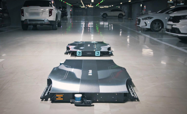 ©AP신문(AP뉴스)/이미지 제공 = HDC현대산업개발 ▲최첨단 AI 기반의 자율주행 주차로봇 ‘파키(parkie)’