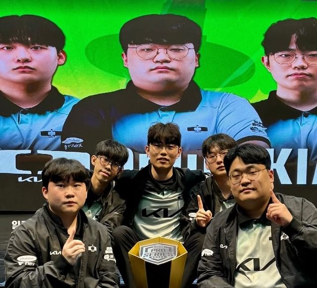 ©AP신문(AP뉴스)/이미지 제공 = 크래프톤 ▲디플러스 기아는&nbsp;28일 대전 e스포츠경기장에서 치러진 크래프톤 주최 '마운틴듀&nbsp;PMPS&nbsp;2025&nbsp;시즌&nbsp;2' 파이널 스테이지 데이 2&nbsp;경기에서 최종 합계&nbsp;138점(86킬)으로 우승을 차지했다.&nbsp; &nbsp;