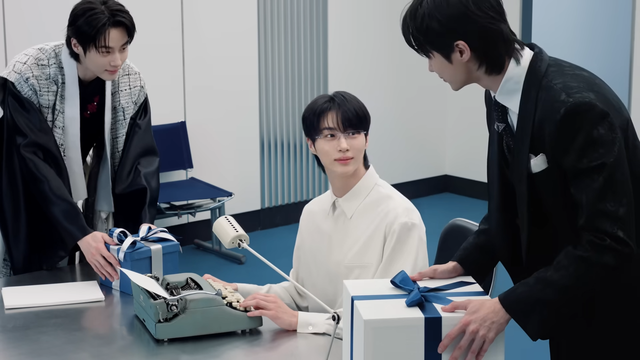 [AP신문 광고평론 No.1469]&nbsp; ​​​​​​​변우석이 1인 다역으로 등장한다. 사진 NH농협카드 유튜브 캡처ⓒAP신문(AP뉴스)