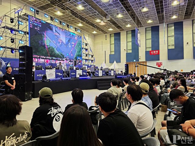 ⓒAP신문(AP뉴스) = 이상민 기자.&nbsp;▲'이터널 리턴 슈퍼위크'가 열린 경기장 현장. 만원 사례를 이뤘다.