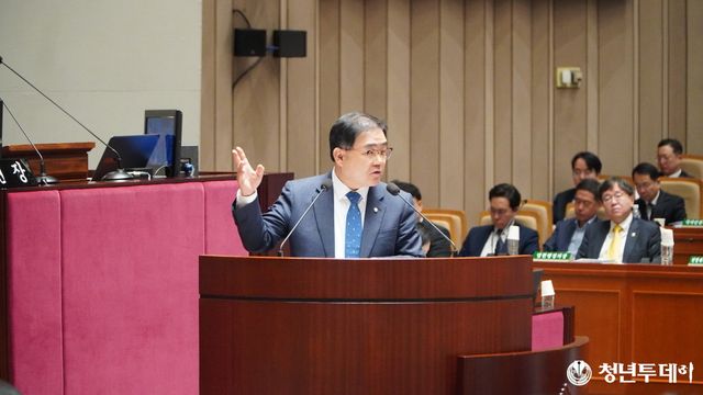 [꾸미기] 도장국회 예결위에서 질의하는 . 사진=허성무 의원실