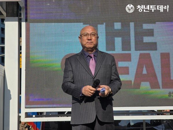 지난 1월17일 탄핵반대집회에서 삭발 투혼을 보인 박중화 서울시의원. 사진=장효남 기자