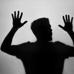 불안형 애착 (Anxious Attachment) 원인과 특징에 대해 탐구합니다.