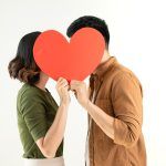 나르시시스트 이상화 단계, 그들이 연애 초반 당신을 유혹하기 위해 시행하는 전략에 대해 이야기 합니다.