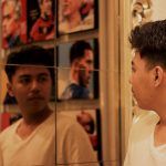 미러링 특징은 러브 바밍과 동시에 나타나는 현상으로 상대방을 흉내내어 경험과 생각을 훔치는 현상을 이야기 한다.