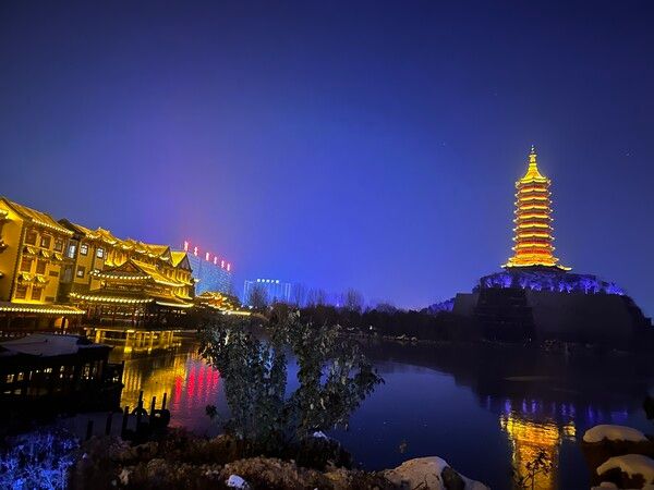 한중미술협회 초대전 개최한 하북미술대학 밤풍경