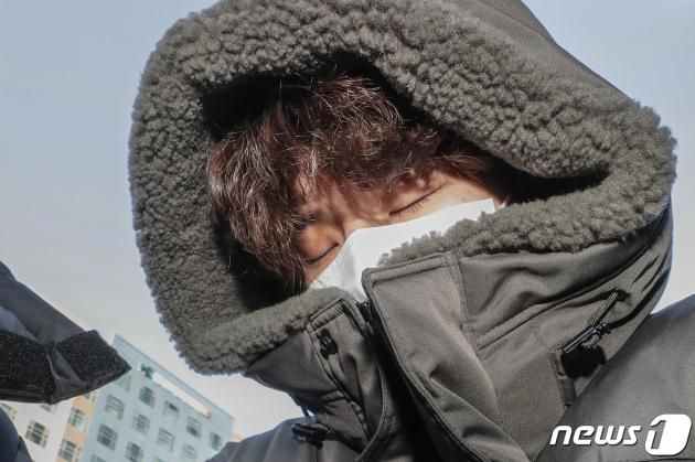 택시기사와 동거녀를 잔인하게 살해하고 시신을 유기한 혐의로 구속된 이기영. ⓒ News1