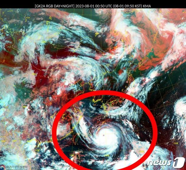 1일 오전 9시50분 기준 동아시아 인근 위성영상에 제6호 태풍 '카눈' 모습이 눈에 띈다. (기상청 제공) ⓒ 뉴스1 황덕현 기자