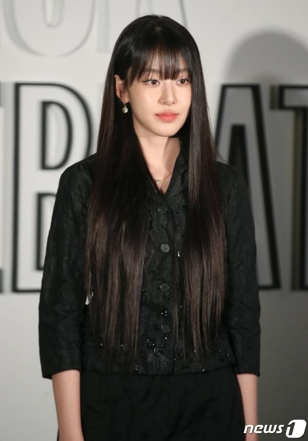 배우 이주명이 1일 오후 서울 성동구 디올 성수 컨셉스토어에서 열린 레이디 디올 셀러브레이션(LADY DIOR CELEBRATION) 전시회 포토콜에서 매력을 발산하고 있다. ⓒ News1 권현진 기자