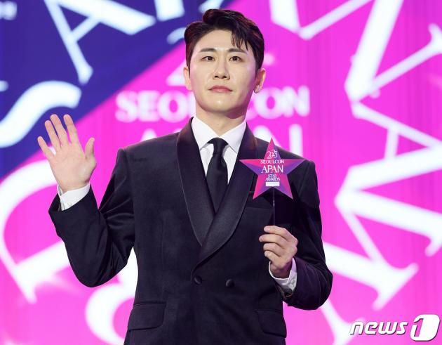 가수 영탁과 상표권 분쟁을 빚은 막걸리 제조업체 예천양조의 대표가 허위 사실을 공표한 혐의로 징역형을 선고 받았다. 가수 영탁 ⓒ News1 김진환 기자