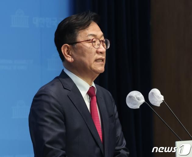 석동현 전 민주평화통일자문회의 사무처장이 지난 3월22일 서울 여의도 국회 소통관에서 제22대 총선 자유통일당 비례대표 출마 기자회견을 하고 있다./뉴스1 ⓒ News1 ,송원영 기자