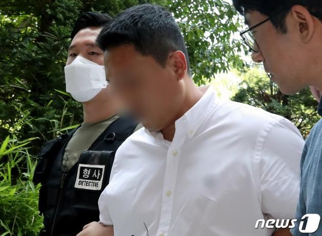 아파트 상가 주차장에서 차량을 빼달라고 요구한 여성을 무차별 폭행한 혐의(공동상해)를 받는 30대 전 보디빌더 A 씨. ⓒ News1