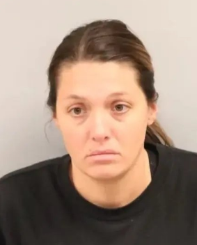 미성년 제자를 4년간 성폭행하고 그 과정에서 임신한 아이를 출산한 미국 초등학교 교사 로라 캐런.(케이프 메이 카운티 교도소)