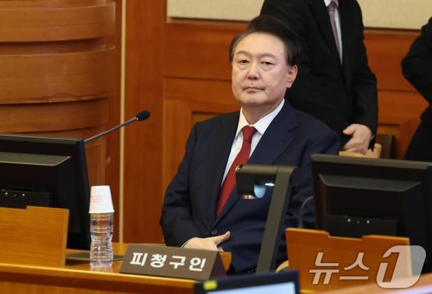 윤석열 대통령이 21일 서울 종로구 헌법재판소에서 열린 탄핵심판 3차 변론기일에 출석해 있다. 2025.1.21/뉴스1 ⓒ News1 사진공동취재단