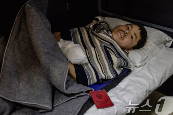 &nbsp;사진은 젤렌스키 대통령이 공개한 생포된 북한 군인. (젤렌스키 대통령 X 캡처)