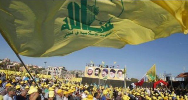 2006년 이스라엘과의 전쟁을 기념하는 헤즈볼라 지지자들