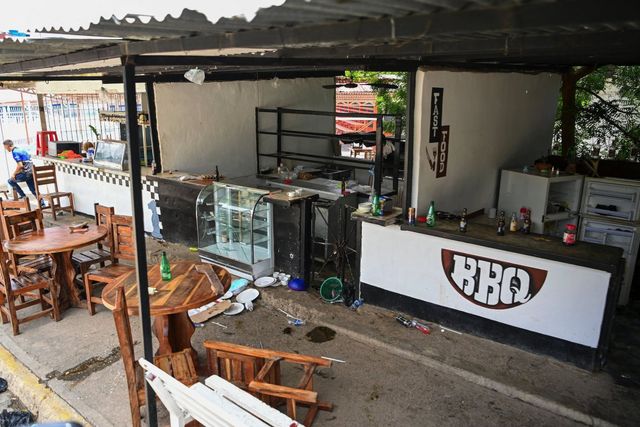 토코론에는 레스토랑과 명품 브랜드 상품을 판매하는 사업체가 들어와 있다