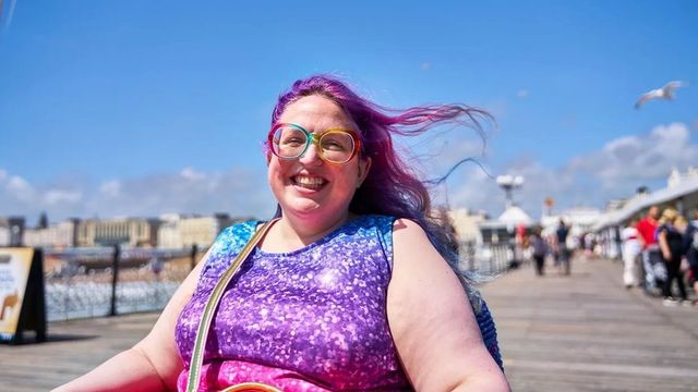 웃고 있는 여성