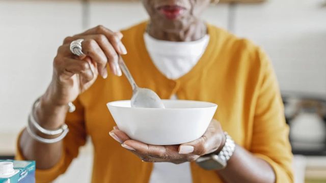 최근 연구에 따르면, 노년층은 이전에 우리가 생각했던 것만큼 많은 단백질을 섭취할 필요가 없다