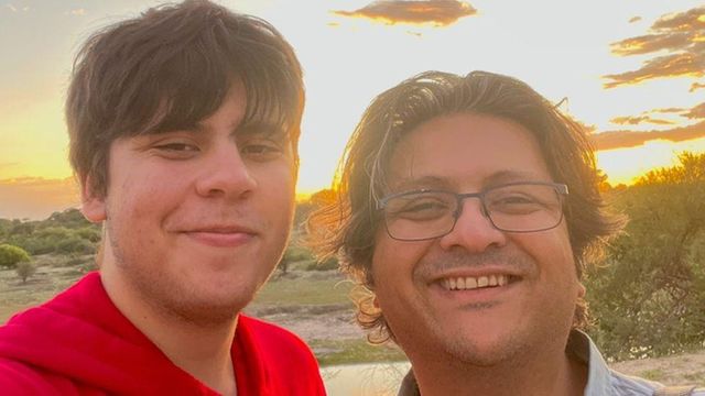 샤자다 다우드와 그의 아들 술라이만 다우드가 함께 찍은 사진