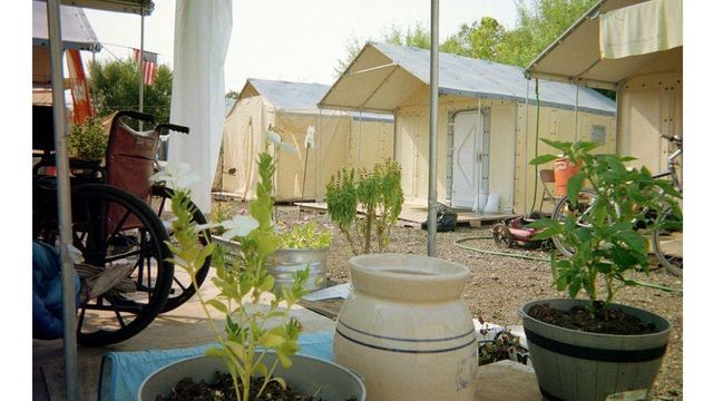 조립형 주택 여러 채가 늘어선 모습