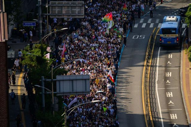 서울퀴어문화축제 거리 행진 모습