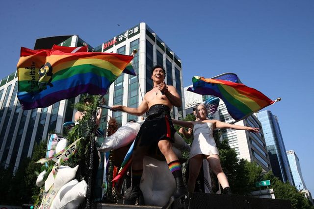 서울퀴어축제 퍼레이드 참가자